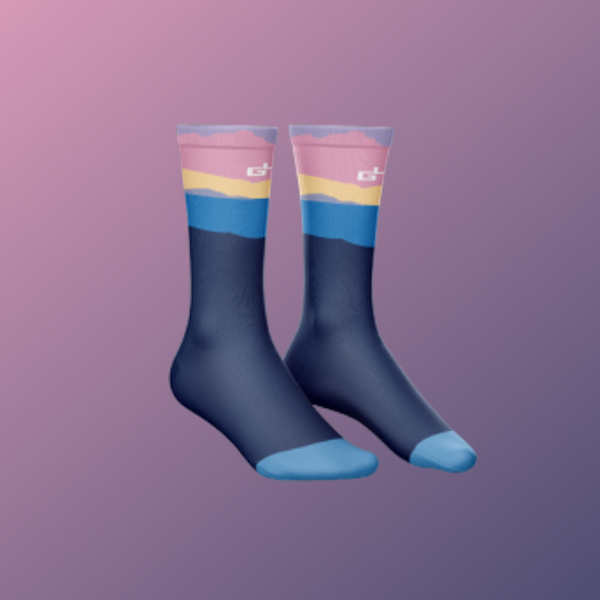 les chaussettes colorées inspirées du paysage de la Côte d'Azur à l'occasion du tour 06-83